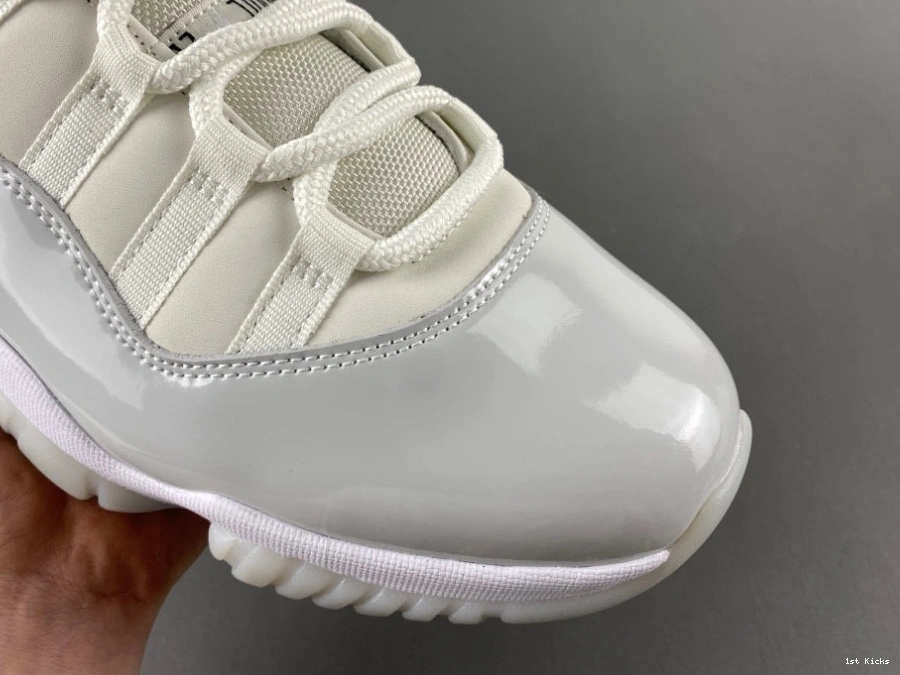 - 11 Finale Jordan (Women's) Retro AR0715-110 Grand 0408